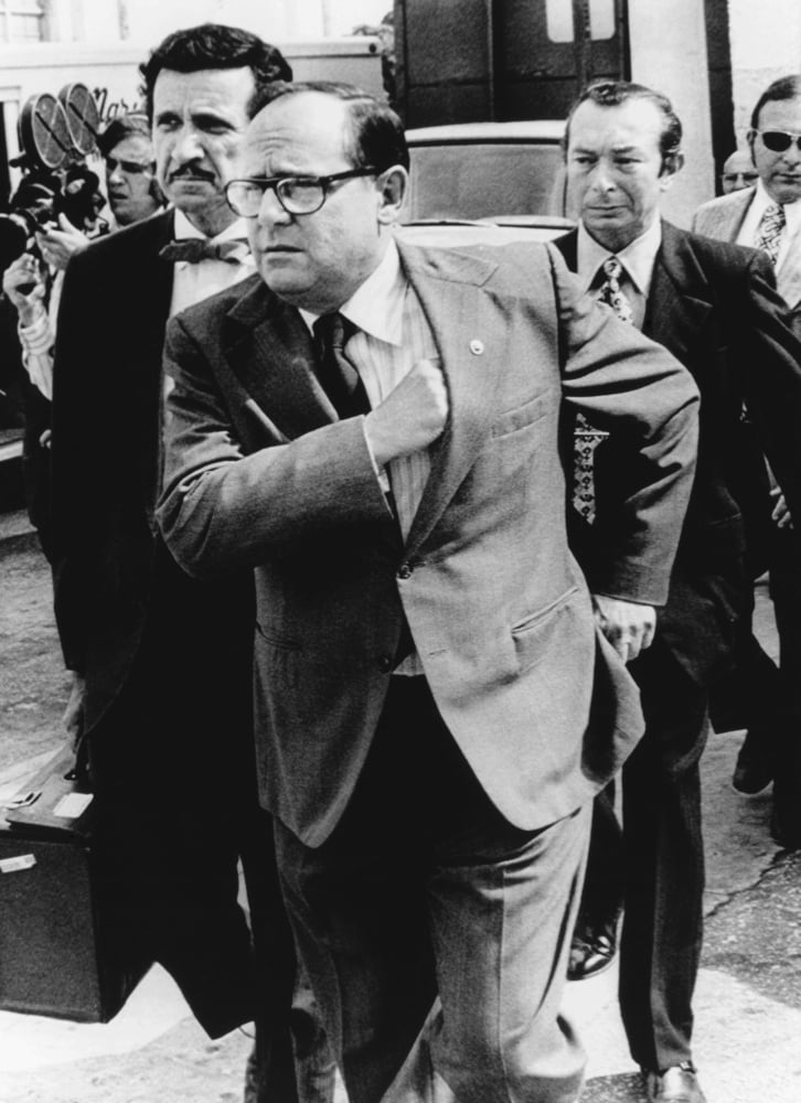 Watergate Burglars History (24 x 36)