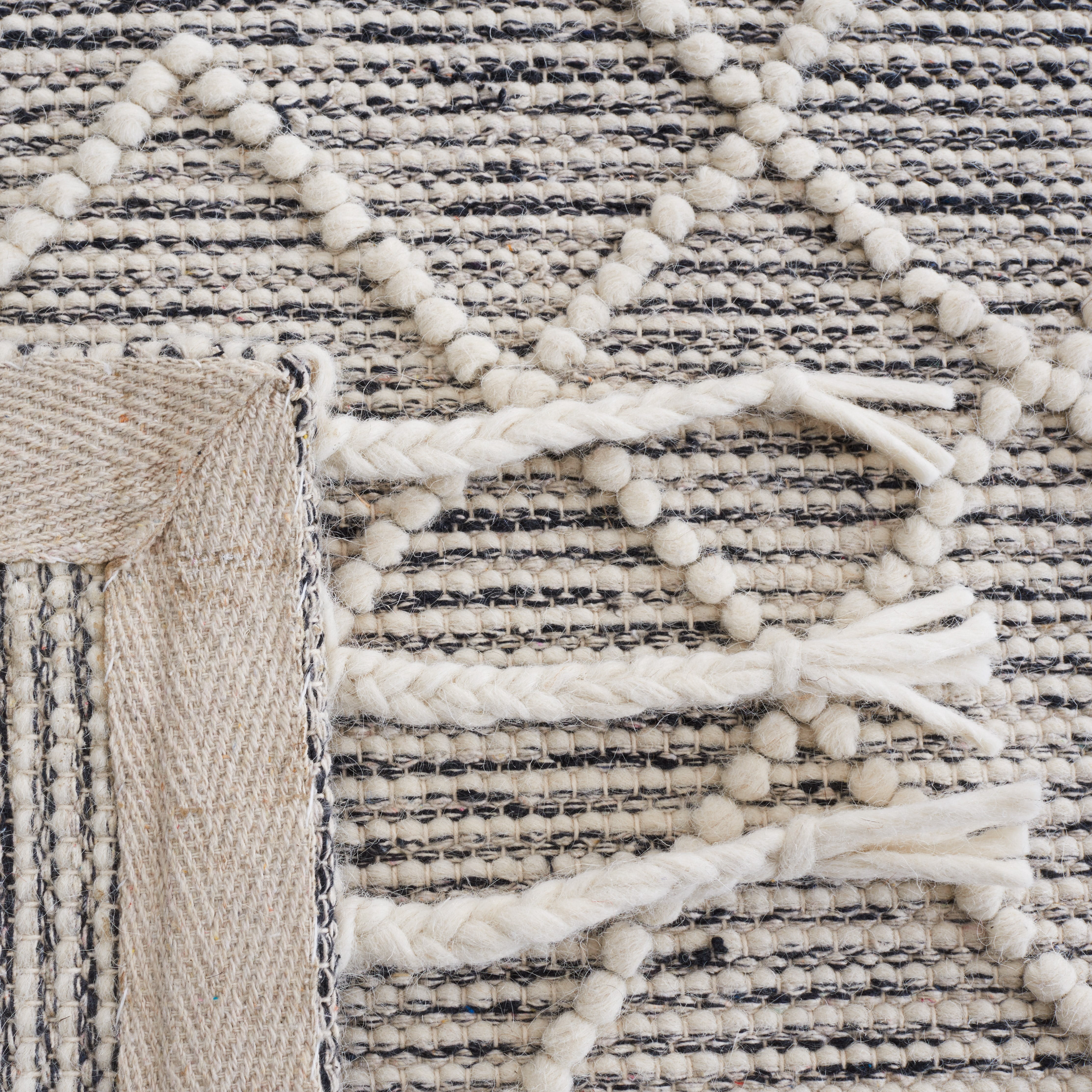 SAFAVIEH Natura Bedelia Geometric Runner Rug, Ivory/Black, 2'3" x 9'