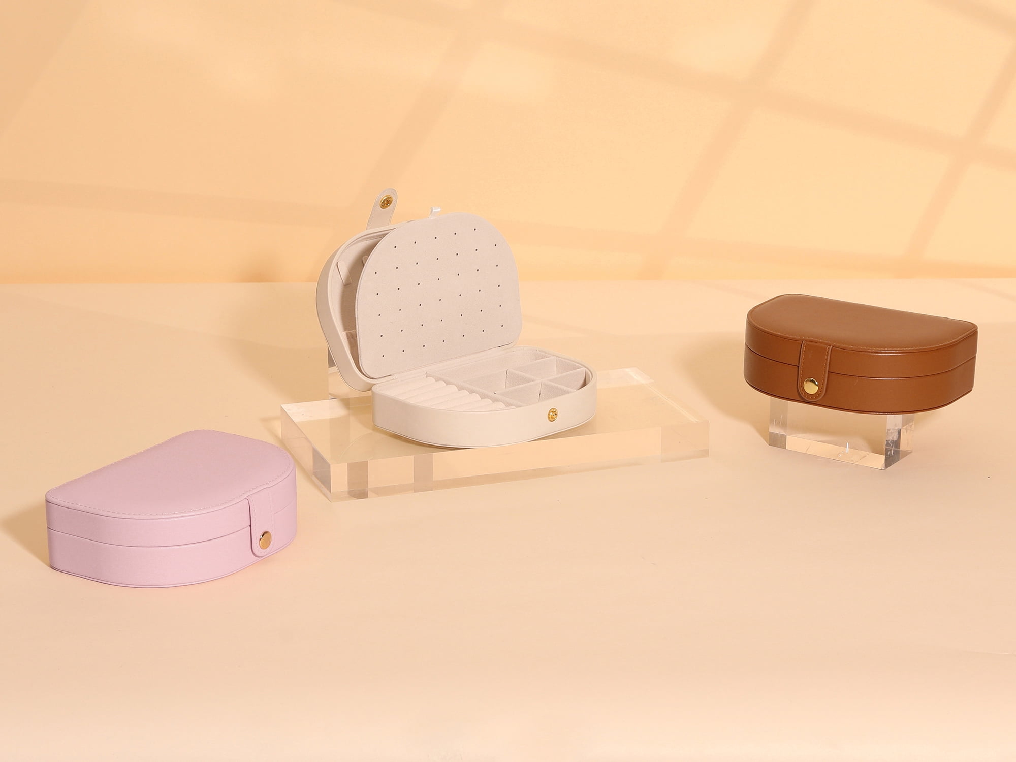 Unique Bargains Jewelry Box Small Portable PU Leather Seashell-Shaped Jewelry Case Beige