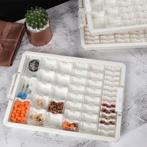 La caja de almacenamiento de cuentas se puede utilizar para almacenar herramientas de pintura de diamantes hechas a mano y exhibir joyas con cuentas de arroz para decoración de uñas.