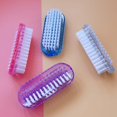 thumbnail image 1 of Cepillo de limpieza de uñas de dos caras, cepillo de mano para fregar uñas, cerdas suaves y rígidas, para hombres, mujeres y niños, 4 piezas, transparente, multicolor, 1 of 5