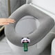 thumbnail image 4 of Cojín grueso para asiento de inodoro | Funda de felpa suave y cálida con ganchos elásticos para mayor estabilidad | Compatible con asientos rectangulares UVO | Comodidad para el baño en invierno y, 4 of 5