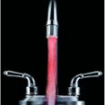 thumbnail image 3 of Aireador de grifo BRI con control de temperatura y luz LED para lavabo, 3 of 4