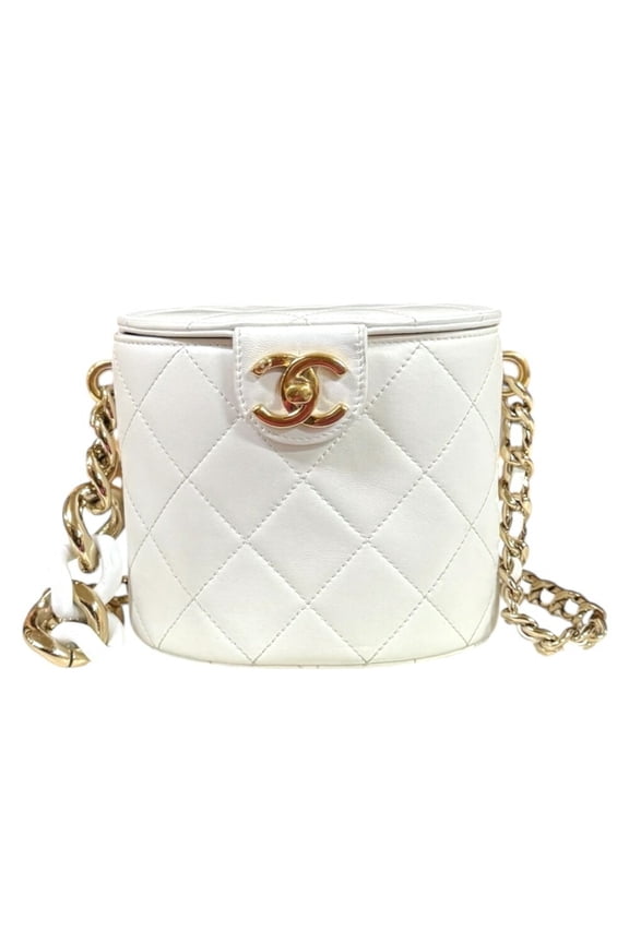 Pre-Owned Chanel Vanity Bag Matelasse Shoulder Leather White Women's CHANEL Chain (Fair)
