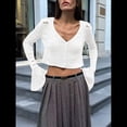 thumbnail image 4 of Blusa para Mujer con Cuello en V y Botones Recortados, Cárdigan de Punto con Mangas Largas Acampanadas. M, 4 of 8