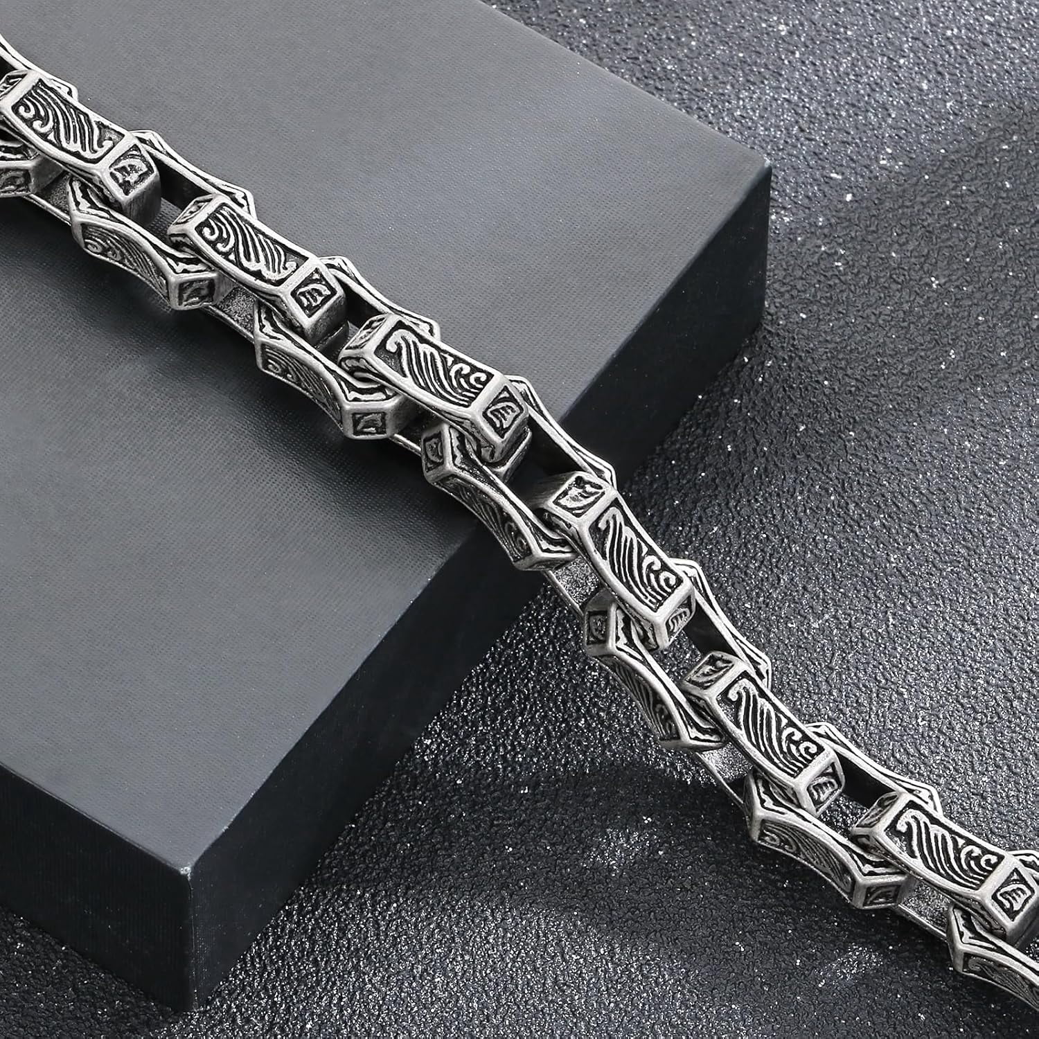 Cuban Link Bracelet for Men Stainless Steel Wave Engraved Chain Men's Bracelet Vintage Silver Bracelet for Men Unique Jewelry Gifts for Him
