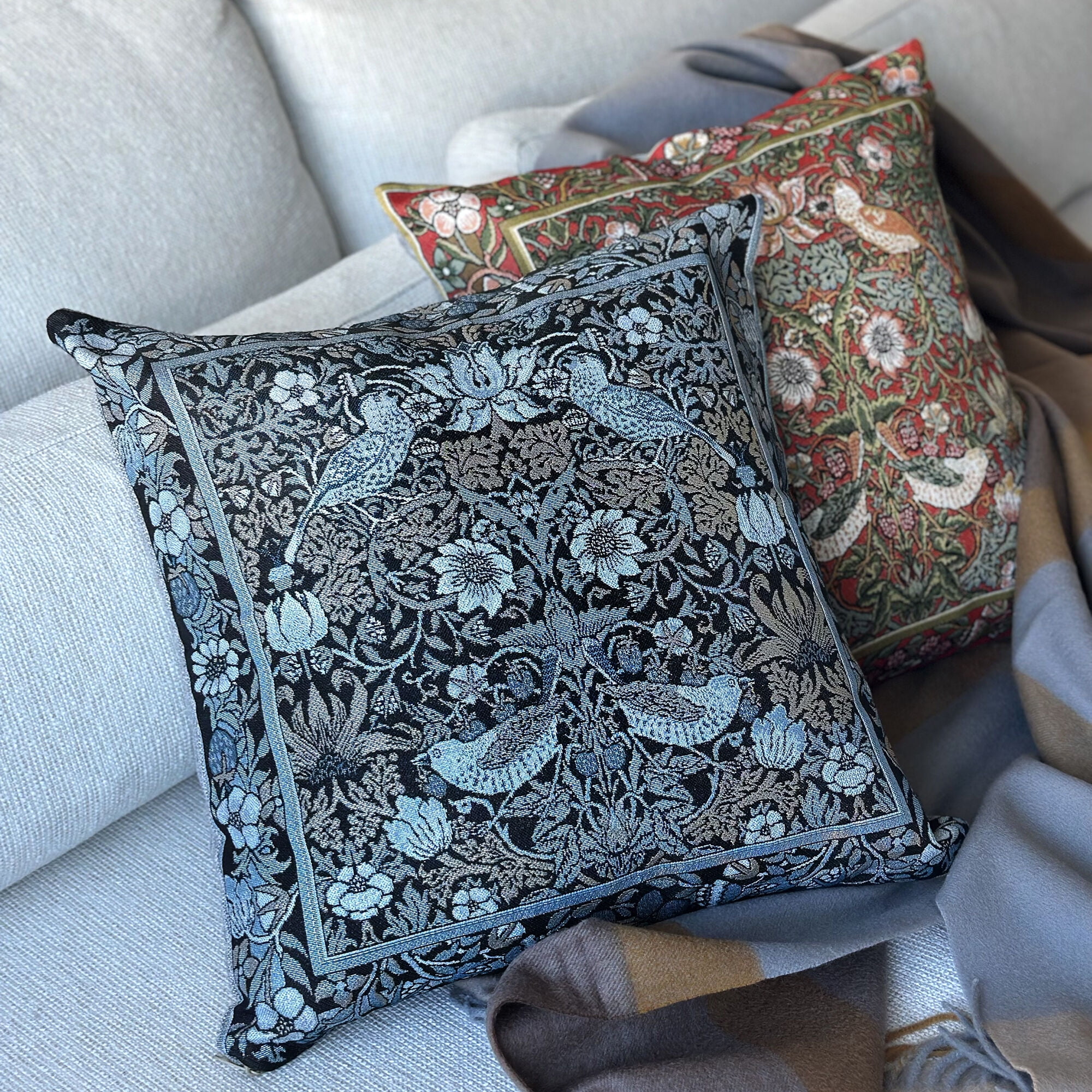 Stp Goods William Morris Blue Birds Throw Pillow with Insert 18x18” (45x45 cm) Square Tapestry Pillow Sofa Cushion Decorative Couch Cushion for Sofa Living Room Bedroom, Blue Black