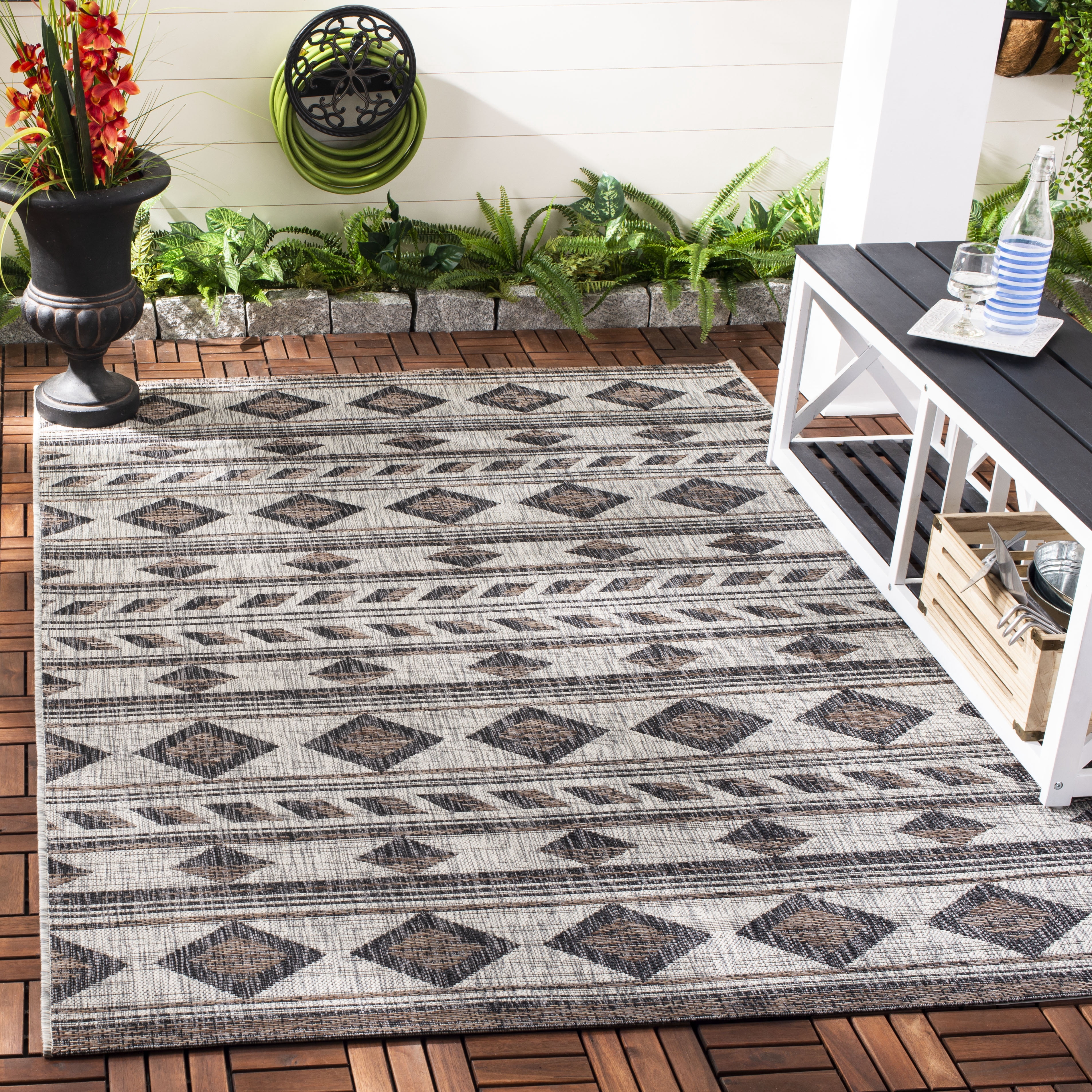 Safavieh Courtyard Allycia Geometric Indoor/Outdoor Area Rug, Gray/Black, 6'7" x 6'7" Square