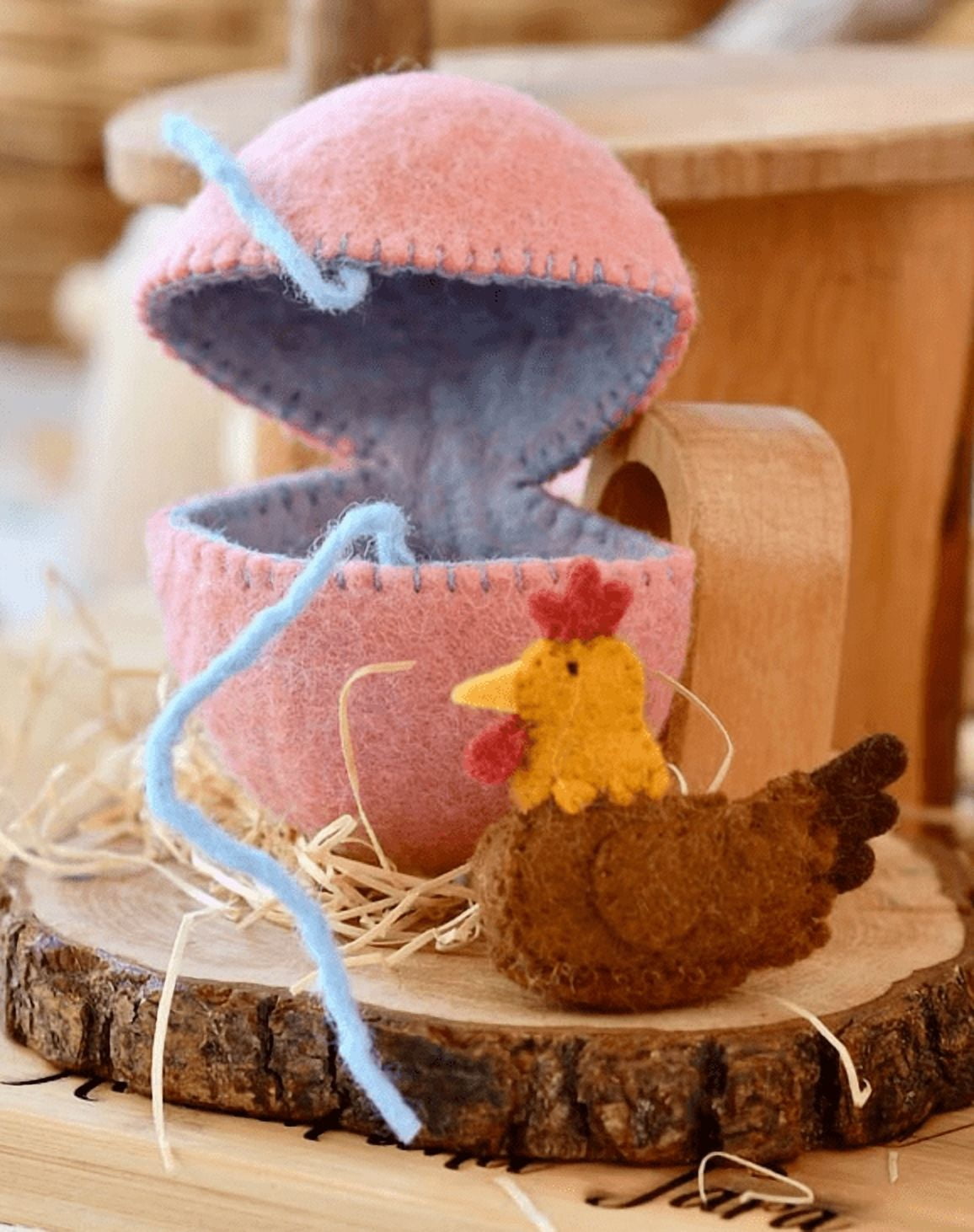Easter Felt Egg with Hidden Surprise Inside - Handmade Wool Felt Egg Opens to Reveal Miniature Animal, Pastel Spring Decor for Holiday Table & Basket