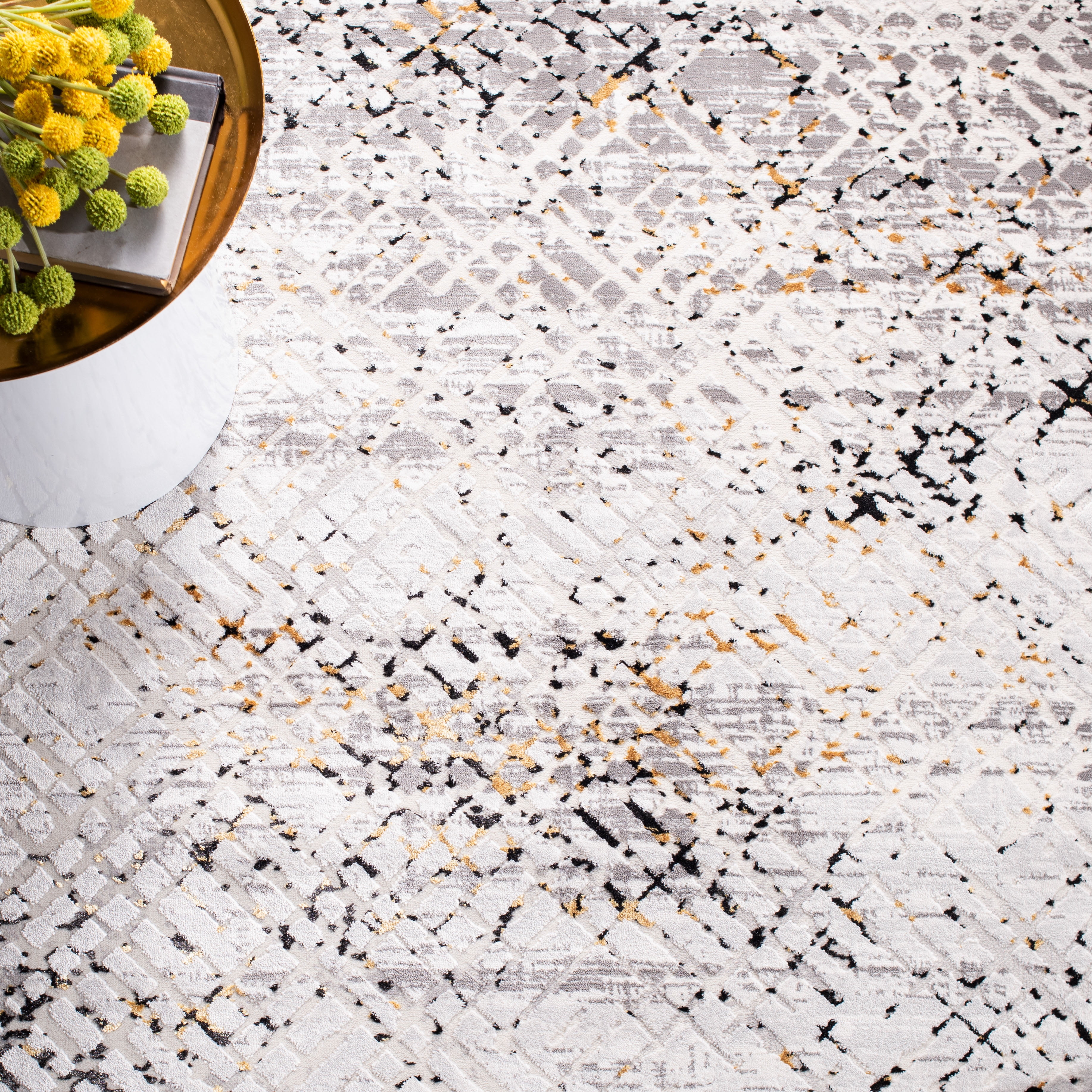 SAFAVIEH Amalfi Hannan Distressed Area Rug, Cream/Charcoal, 8' x 10'