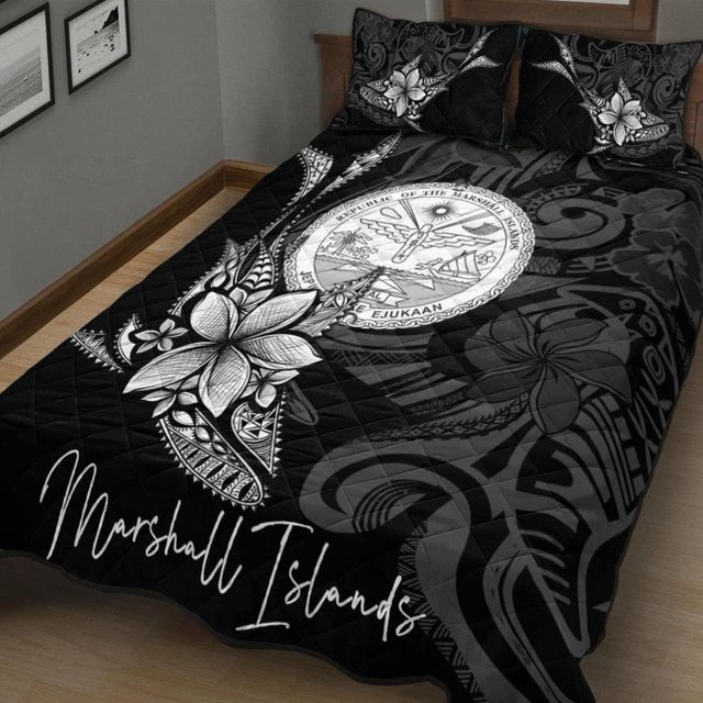 Islas Marshall Juego de Cama Colcha - Estilo Pescado con Flores de Plumeria
