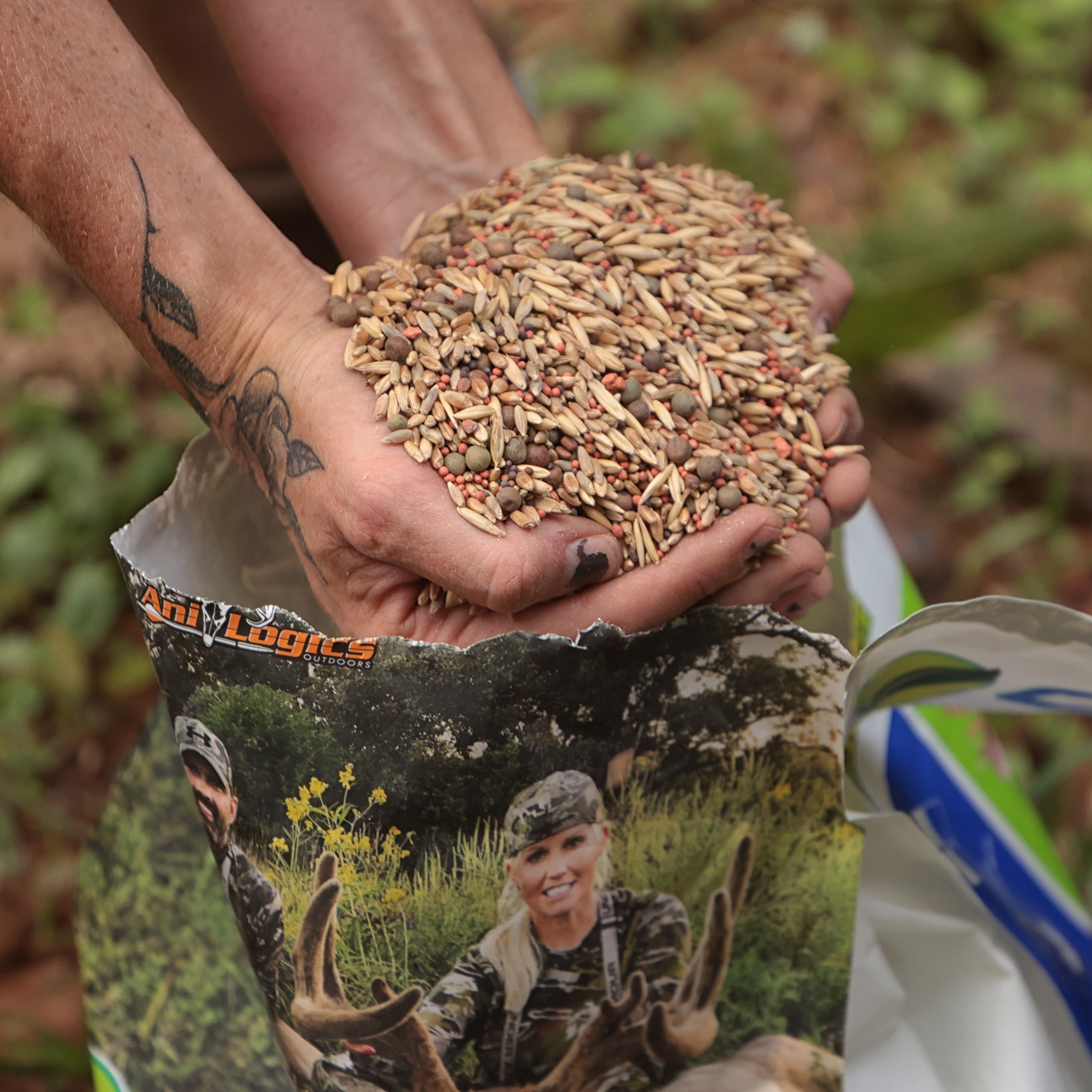 Ani-Logics Outdoors Crush Perfect 10 Food Plot 10lb Bag