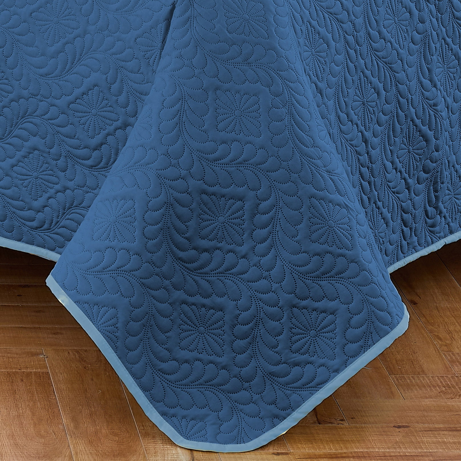 Medallion Stitch 2-Piece Quilt Set Blue/Light Blue Twin