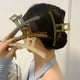thumbnail image 3 of Pinza de pelo grande de 13cm para pinzas gruesas para el pelo, pinzas de horquilla de café transparentes y rizadas para niñas, accesorios coreanos para cola de caballo para mujeres, 3 of 5