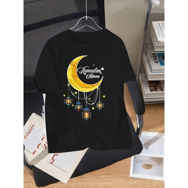 Camiseta con estampado de luna y linterna de Ramadán Kareem para niño: informal, holgada, manga corta, diseño festivo, algodón, perfecta para verano, regalo para ancianos, regalo para Ramadán.