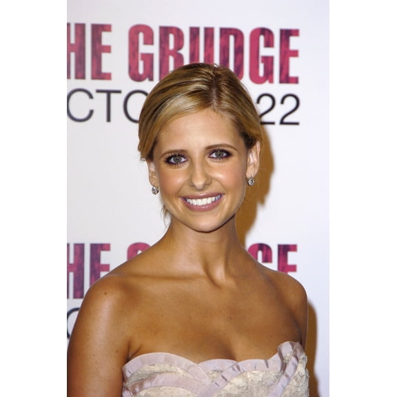 Sarah Michelle Gellar At The Premiere Of The Grudge, La, Ca October 12, 2004. (Photo Michael GermanaEverett Collection) Celebrity (16 x 20)