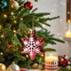 thumbnail image 4 of Hogar y cocina, Decoración del hogar, Adornos navideños distintivos, estrellas de varias puntas y estrellas de cinco puntas, juego de 6 adornos festivos brillantes, colgantes de plástico., 4 of 6