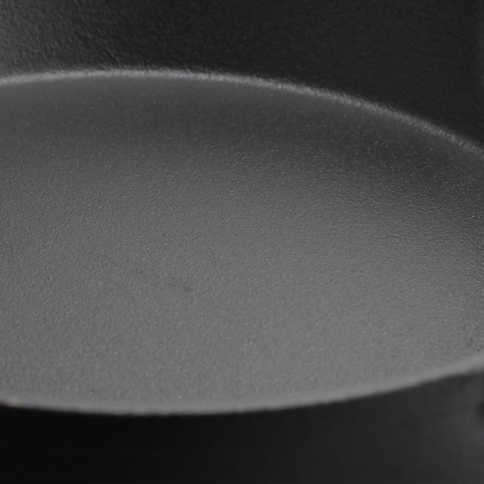 General Store Addlestone 12" Preseasoned Cast Iron Frying Pan in Black