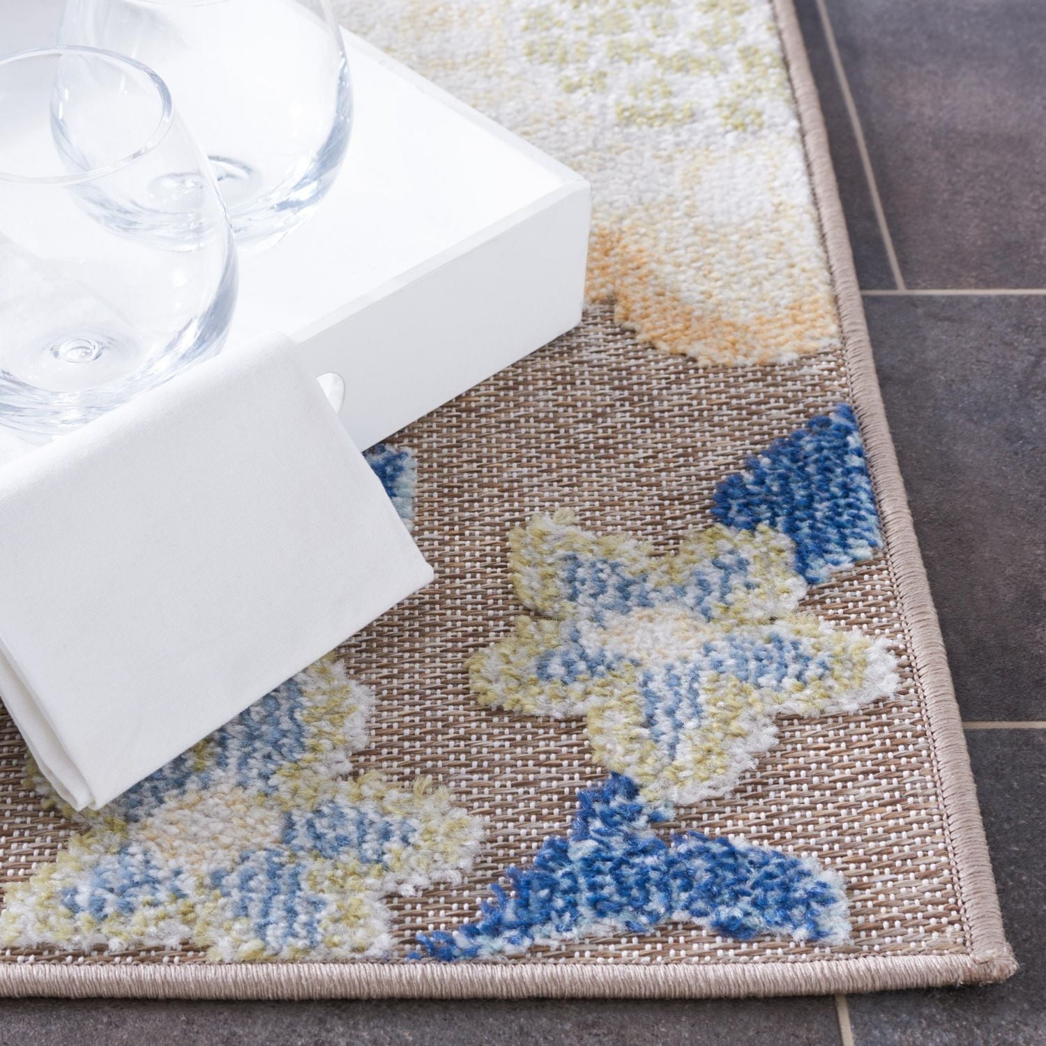 SAFAVIEH Sarasota Averill Tapis Floral Intérieur/Extérieur