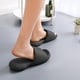 thumbnail image 4 of Zapatillas para hombres antideslizantes sandalias de baño de ducha de secado rápido, suela gruesa, 4 of 5