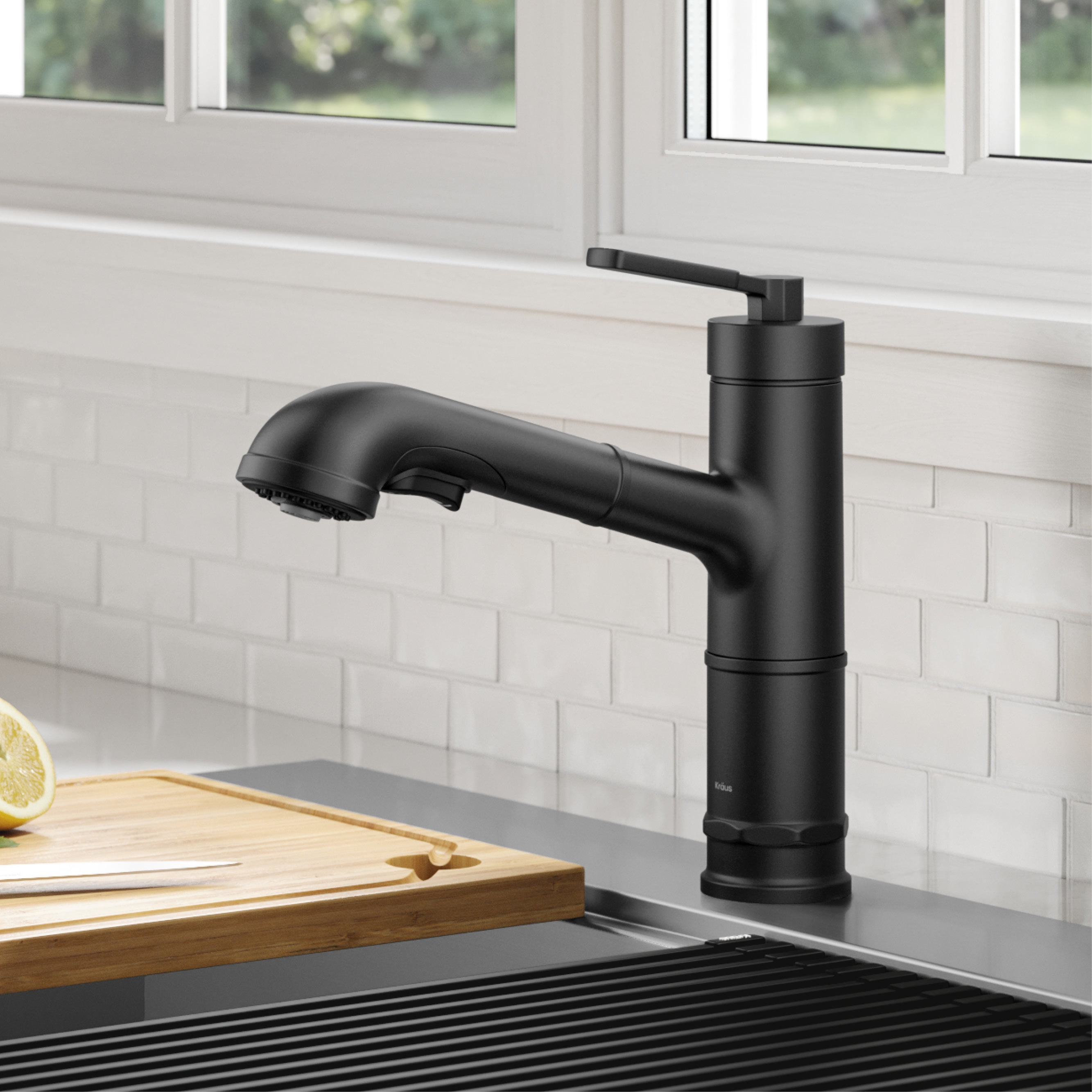 KRAUS Allyn Pull-Out Single Handle Kitchen Faucet in Matte Black
