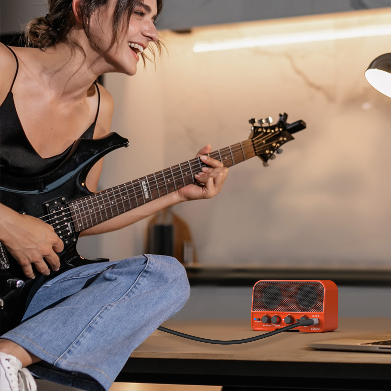 LEKATO Mini Guitar Amp 5W Rechargeable Electric Guitar Amplifier Clean&Overdrive Effects Bluetooth Guitar Amp Portable for Daily Practice