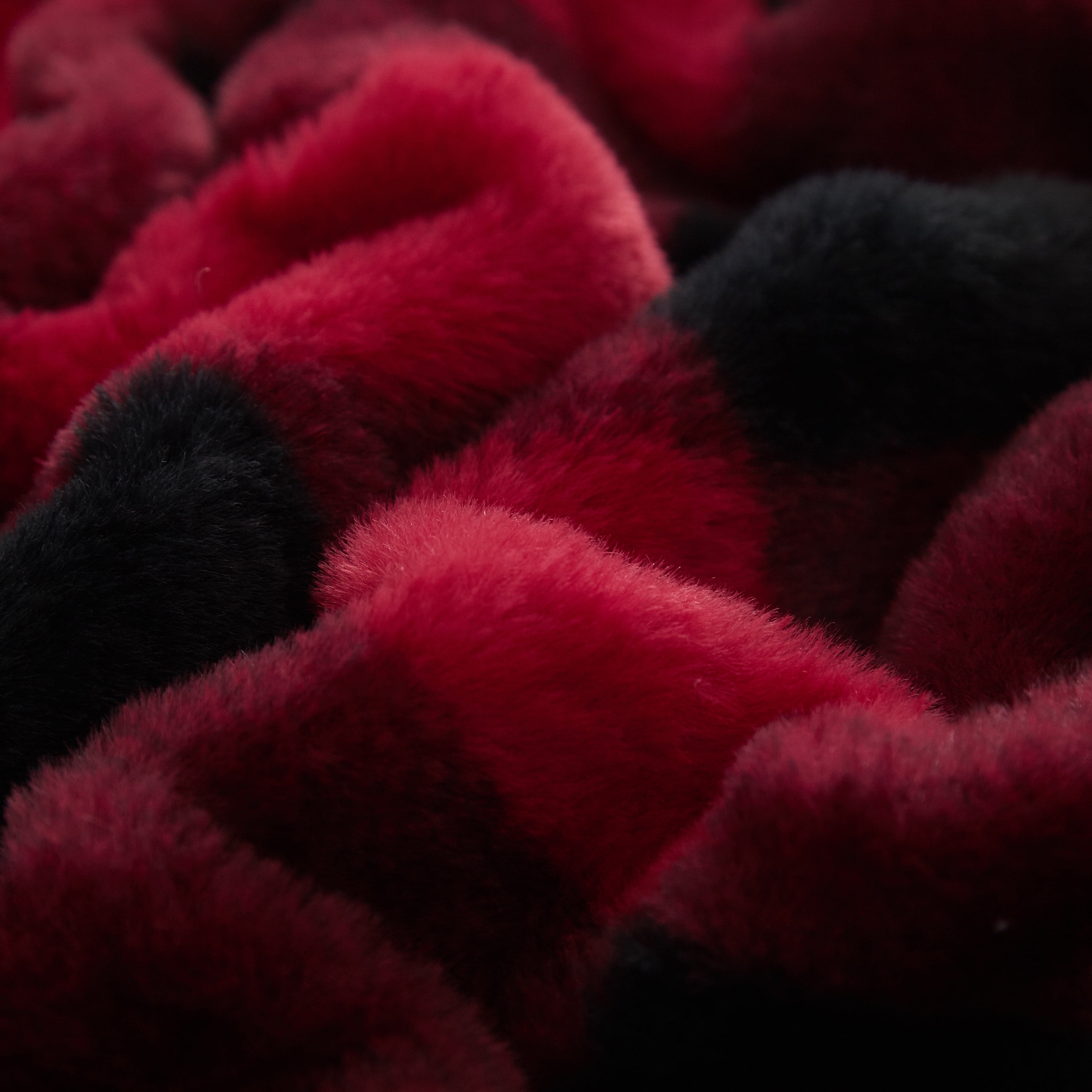 Dearfoams Red Buffalo Check Faux Fur with Micromink Reverse