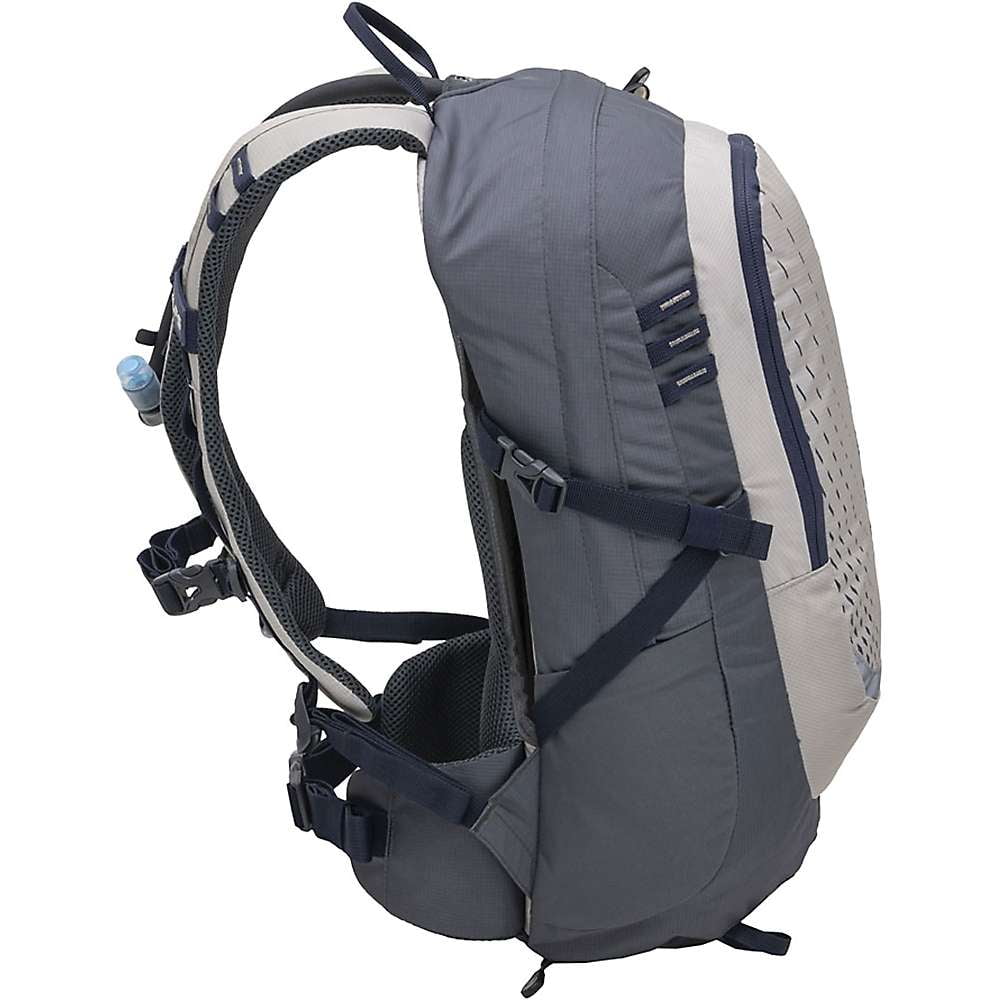 alps mountaineering hydro trail 17 pack