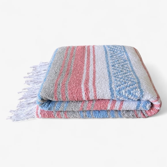 Manta Mexicana Auténtica Tejida a Mano, Falsa Serape - Suave y Duradera - Colorida para Playa, Picnic, Yoga y Camping - Manta Boho Tradicional - Manta para Exterior 70"x50" (Chicle)