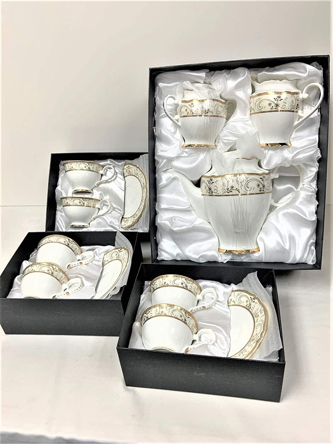 Hampstead Collection Porcelain Golden Designed Tea Set 15 pcs for