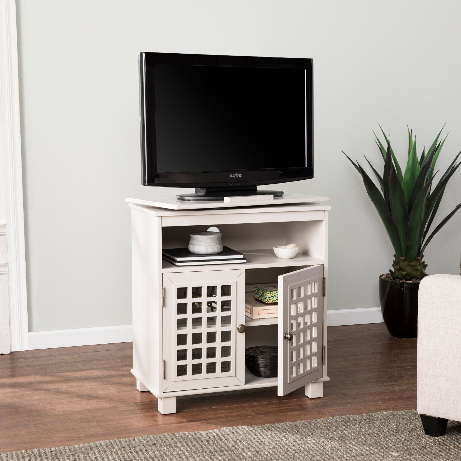 Southern Enterprises Jarriah Swivel Top Media Stand