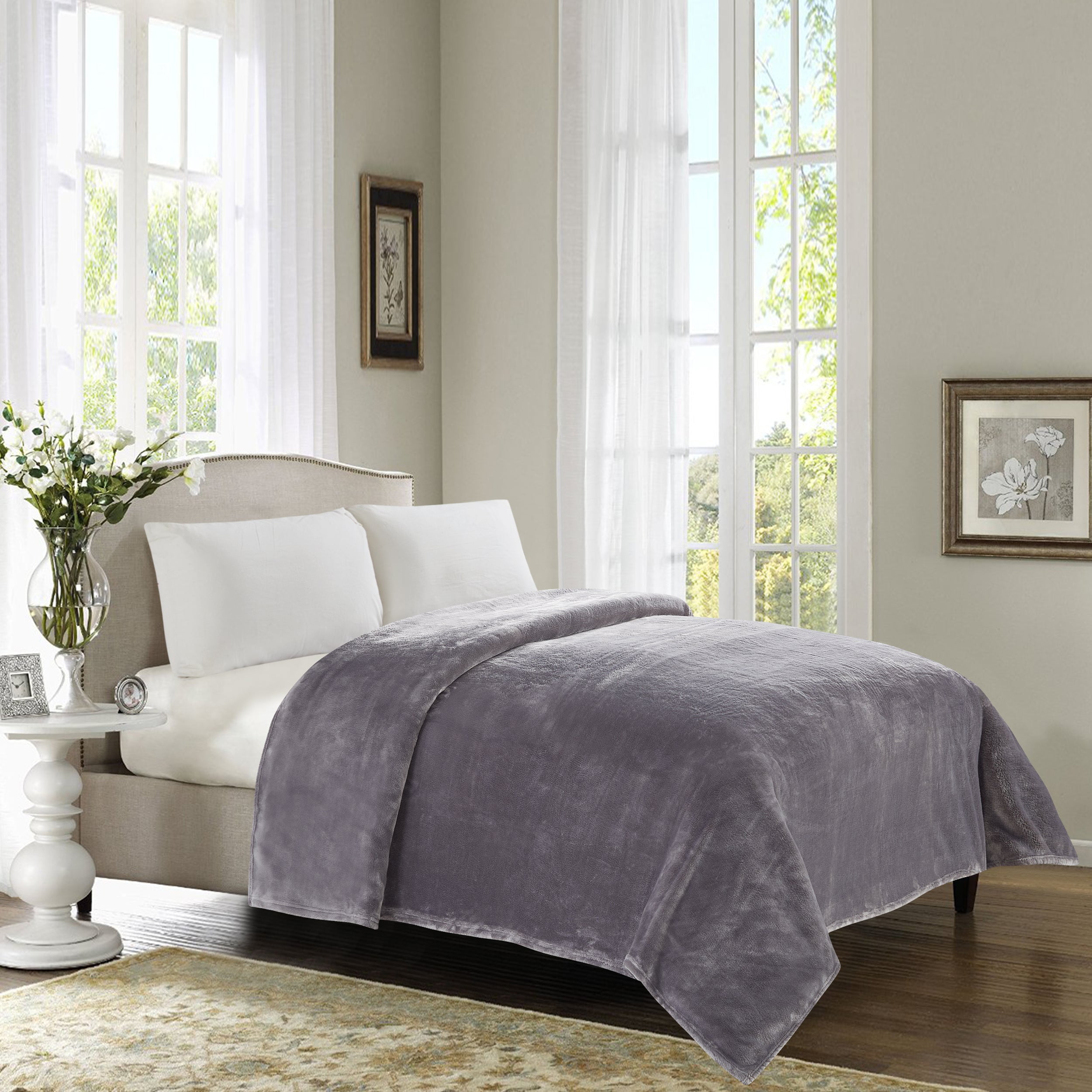 Luxurious Silver Gray Full/Queen Reversible Fleece Blanket