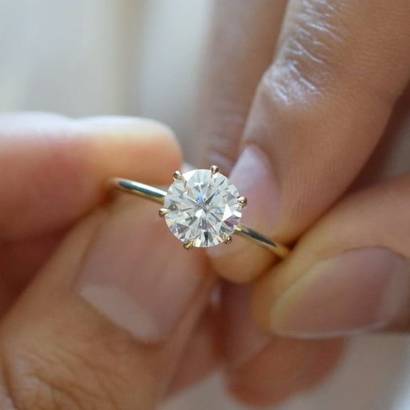 1.20ct Round Cut Diamond set in 14kt White Gold