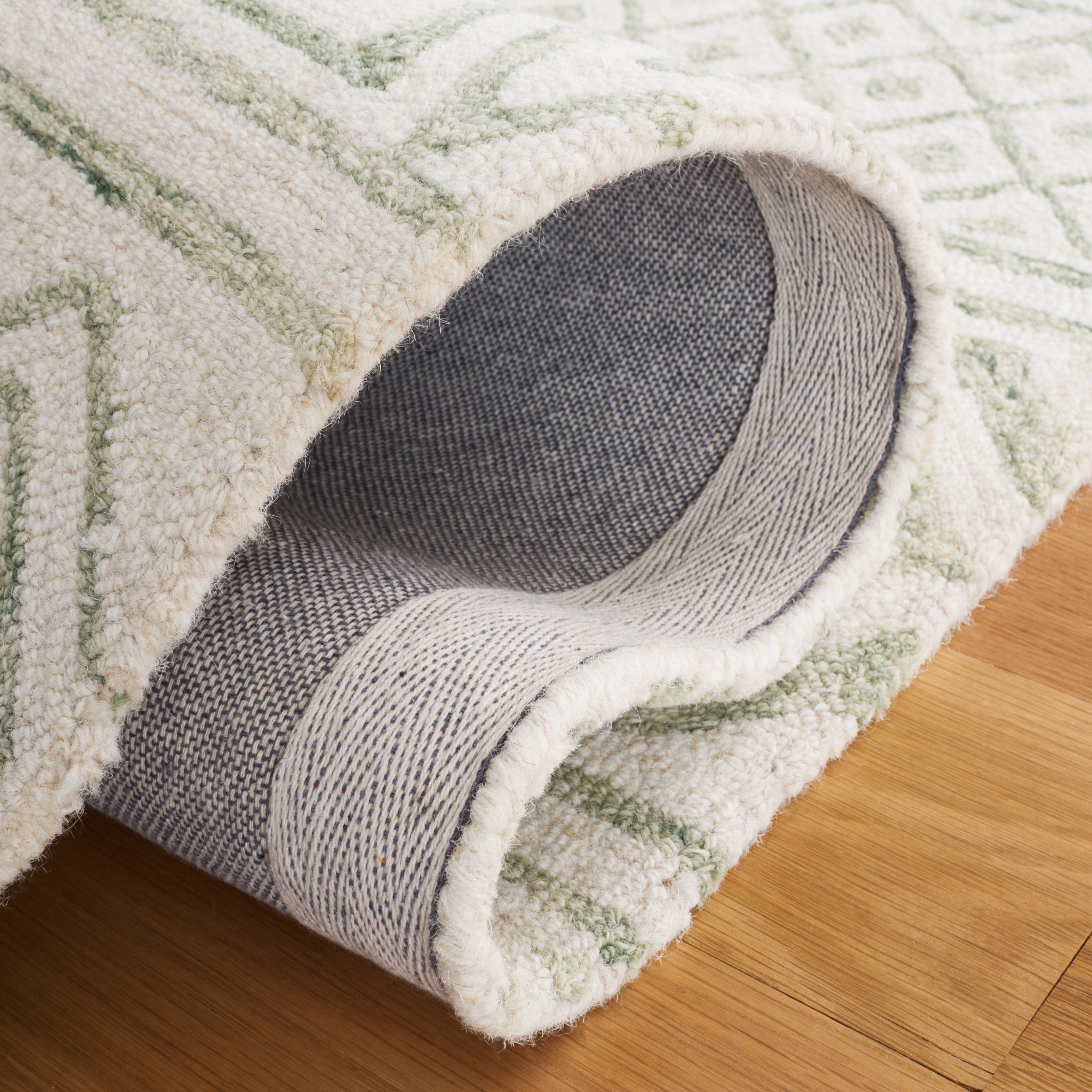 SAFAVIEH Metro Beaumont Southwestern Area Rug, Ivory/Light Green, 3' x 5'