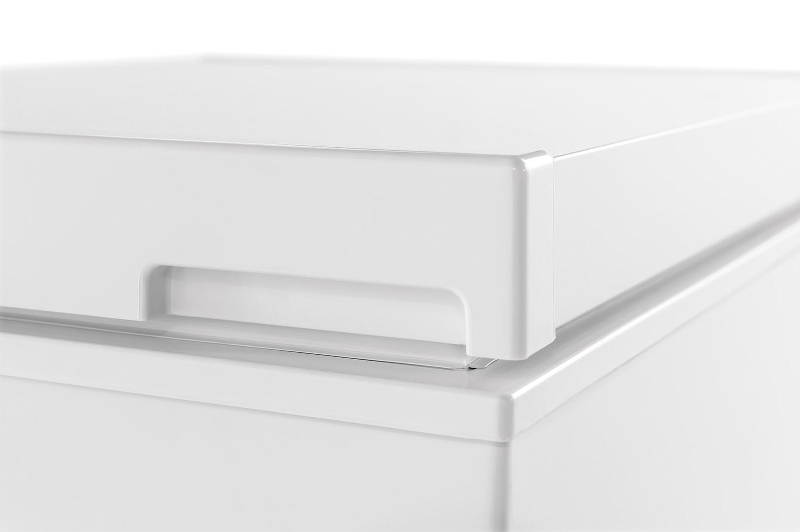 FFFC09M1RW Energy Efficient Chest Freezer with 8.7 Cu. Ft. Capacity Power-on Indicator Light Store-More Removable Basket and Adjustable Temperature Control in White - image 4 of 11