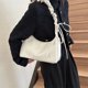 thumbnail image 2 of Bolso de diseño exclusivo con pliegues para el hombro, nueva colección otoño/invierno 2025, bolso pequeño de moda y personalidad para mujer, bolso de hombro para el día a día., 2 of 10