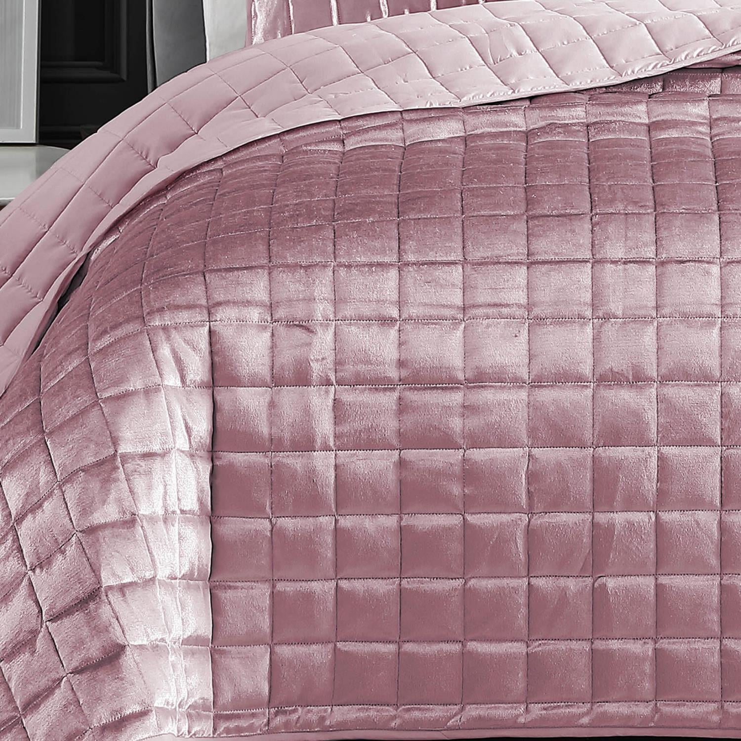 Riverbrook Home 3 Piece Quilt Set, King, Blush, Lyndon, Polyfill, Adult