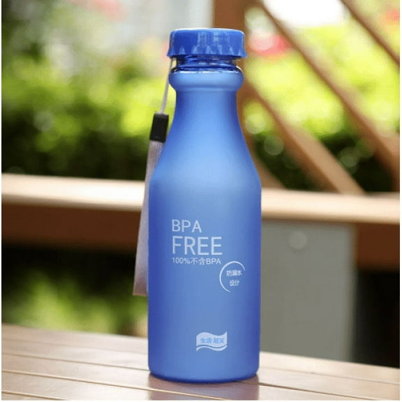 SDJMa Outdoor Water Bottles- Reusable Water Bottle with Time Marker and Strap - Frosted Plastic - Gym, Sports, Travel (550ml)