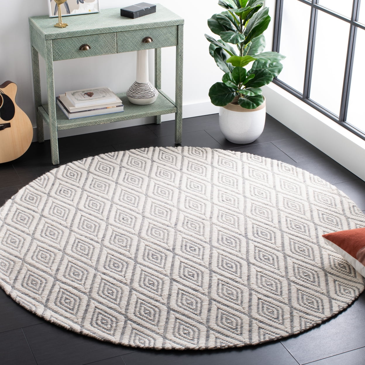 SAFAVIEH Marbella Winston Diamond Area Rug, Grey/Ivory, 6' x 6' Round