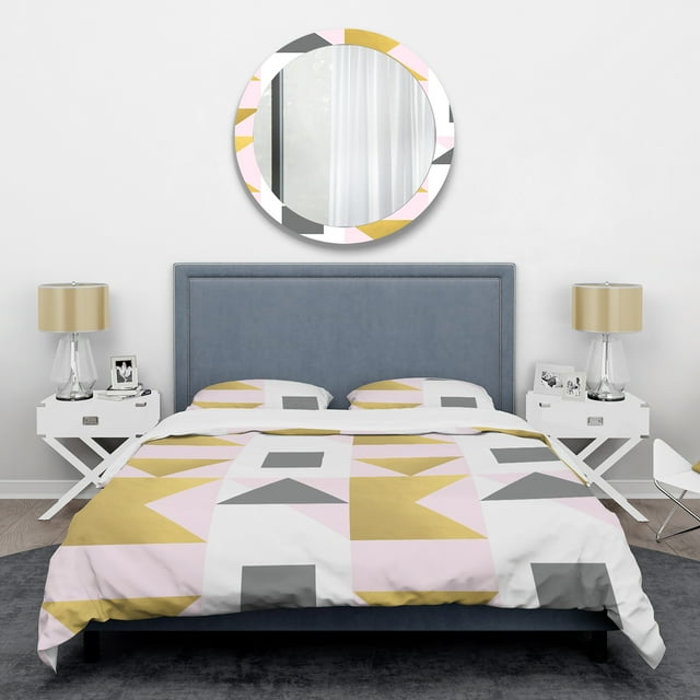 Designart 'Triangular Gold Design' Mid-Century Duvet Cover Set