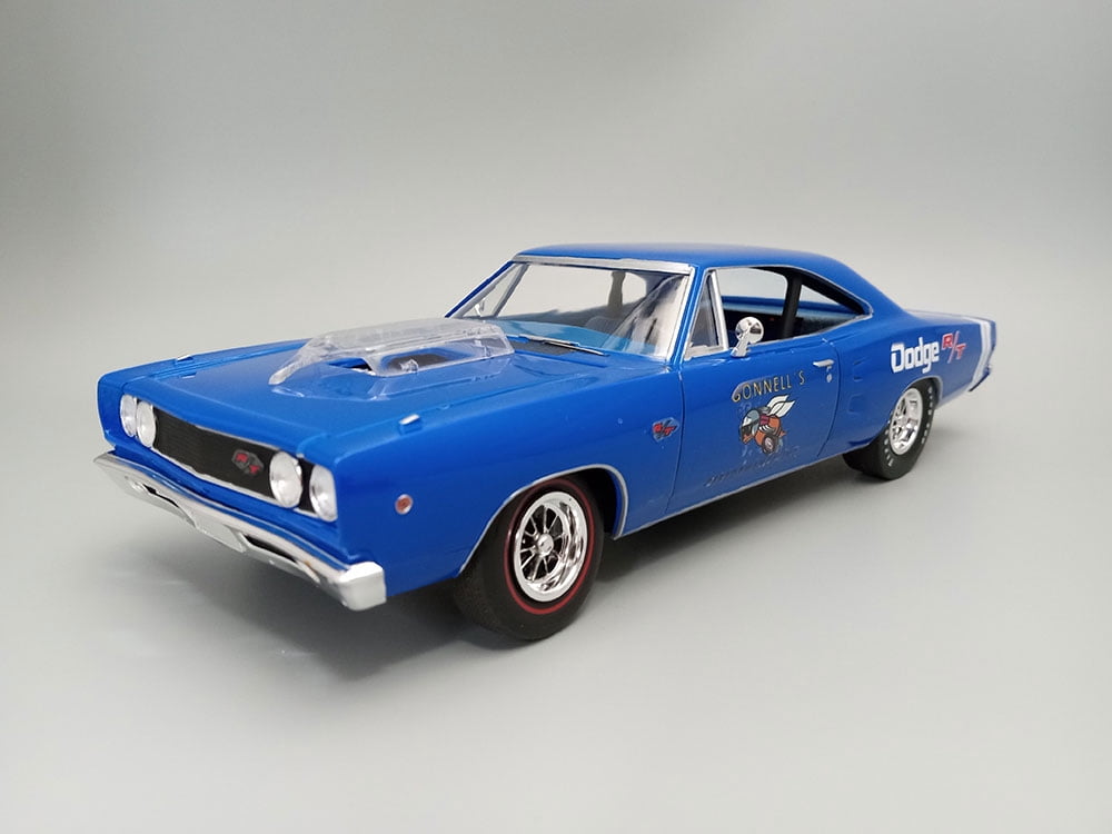 1968 Dodge Coronet Hardtop w/Trailer Skill 2 Model Kit