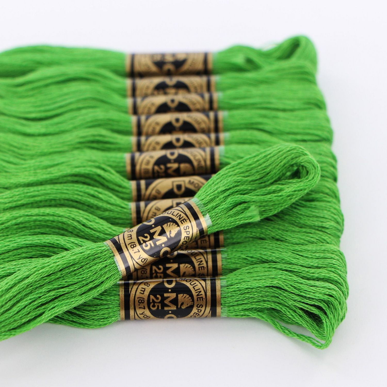 Fil à broder en coton DMC à 6 brins 8m – Vert 6 Brins