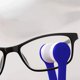 thumbnail image 5 of Cepillo limpiador de gafas con almohadillas de microfibra | Limpiador de lentes portátil para gafas, gafas de sol y pantallas | Limpieza sin rayas ni arañazos, 5 of 6