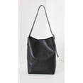 thumbnail image 2 of Bolso Madewell The Essential Bucket Tote de Cuero Negro, 2 of 5