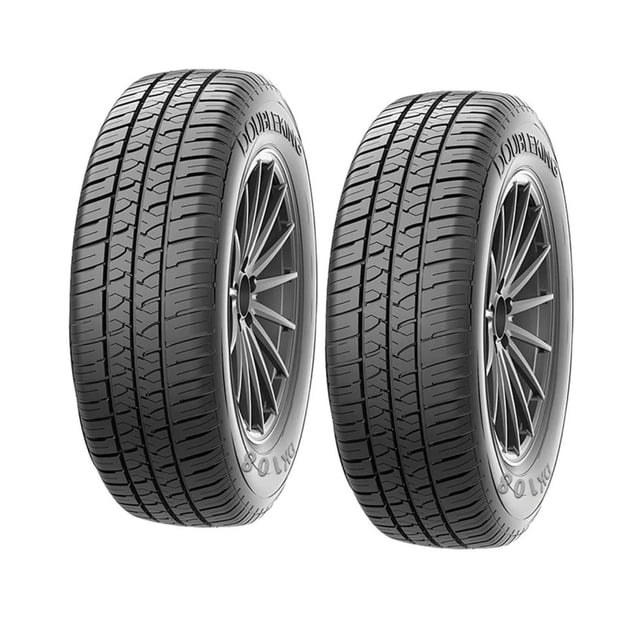 paq de 2 llantas 155/70 r13 doubleking dk108 75t neumáticos 155/70 R13 Doubleking DK108 75T, vista 3/4 frontal de ambos neumáticos con patrón de banda de rodamiento y flancos marcados con DOUBLEKING montados en rines grises; ideal para uso urbano por su enfoque en agarre y confort y a menudo usado para almacenamiento temporal en talleres o garajes.