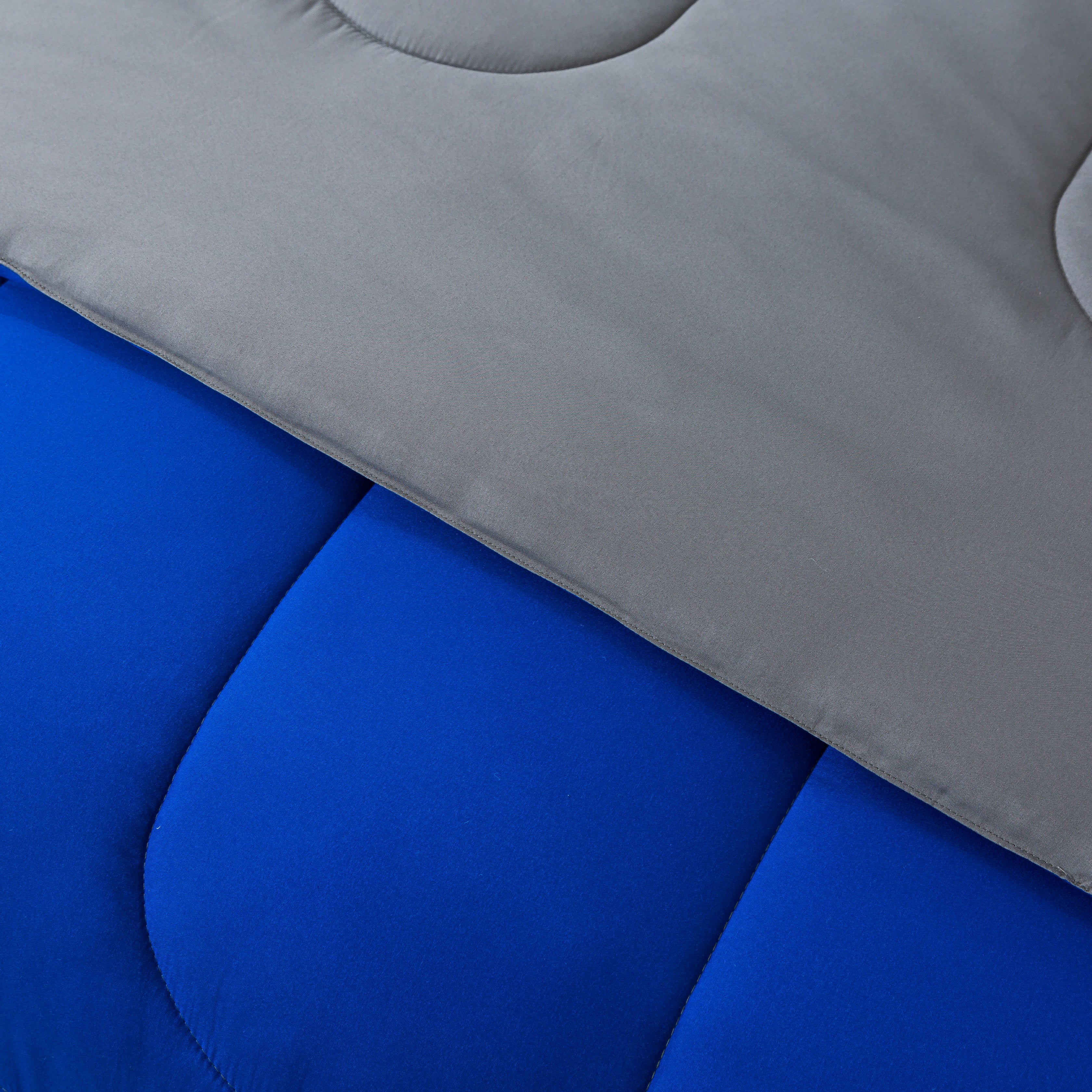 Mainstays 5-Piece Reversible Bed in a Bag Comforter Set with Sheets, Blue, Twin XL