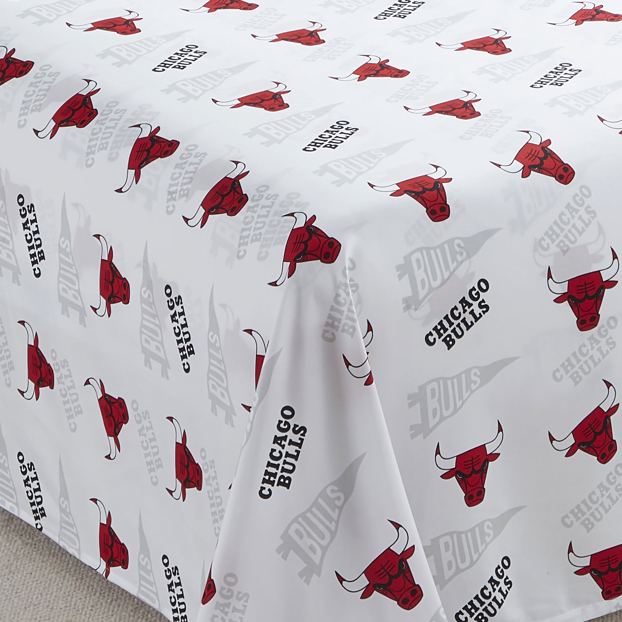 NBA Officially Licensed Chicago Bulls Microfiber Bed Sheet Set - Queen