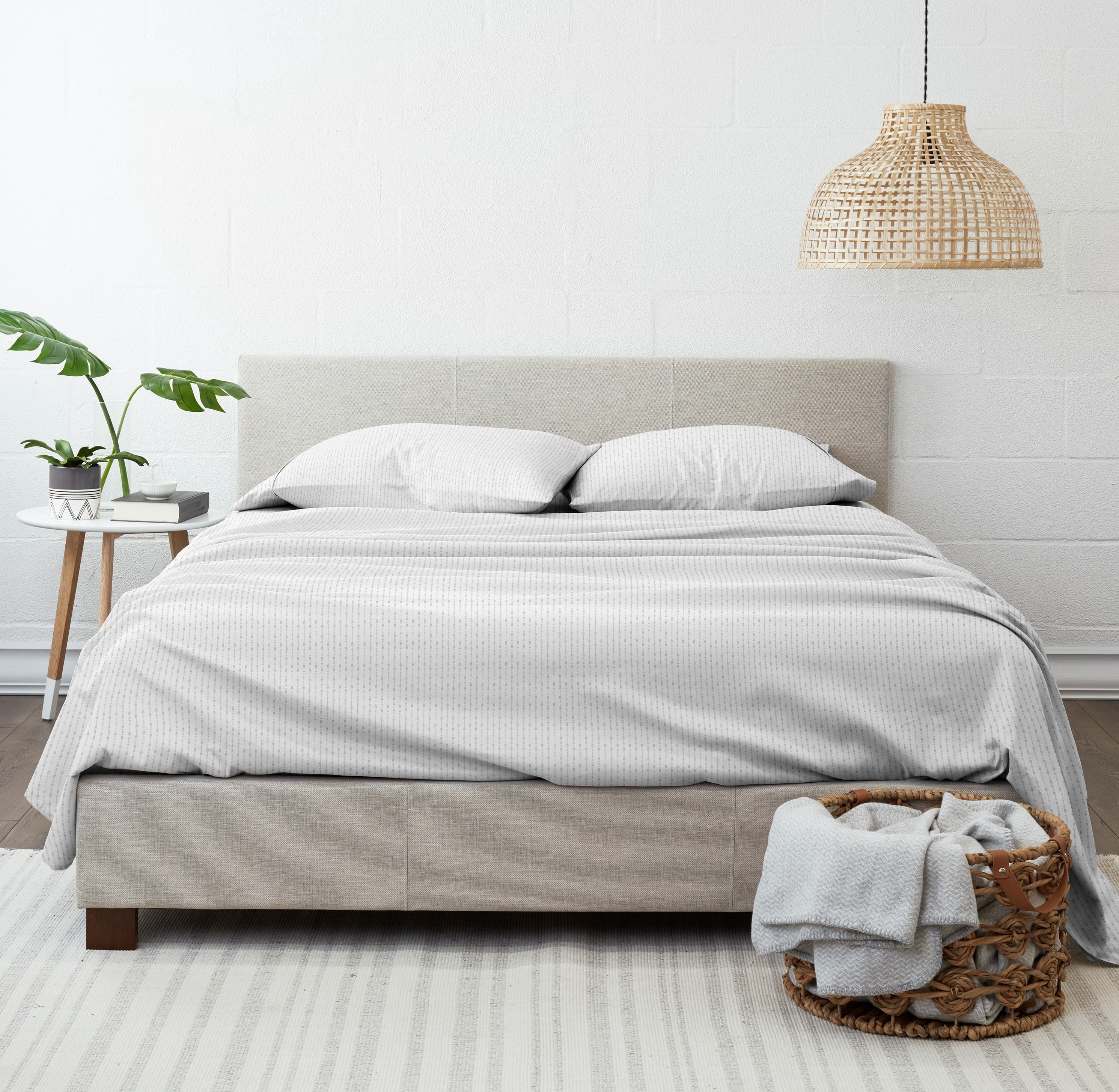 Noble Linens 4 Piece Pattern Microfiber Bed Sheets Set, Light Gray Beaded Arrows, King