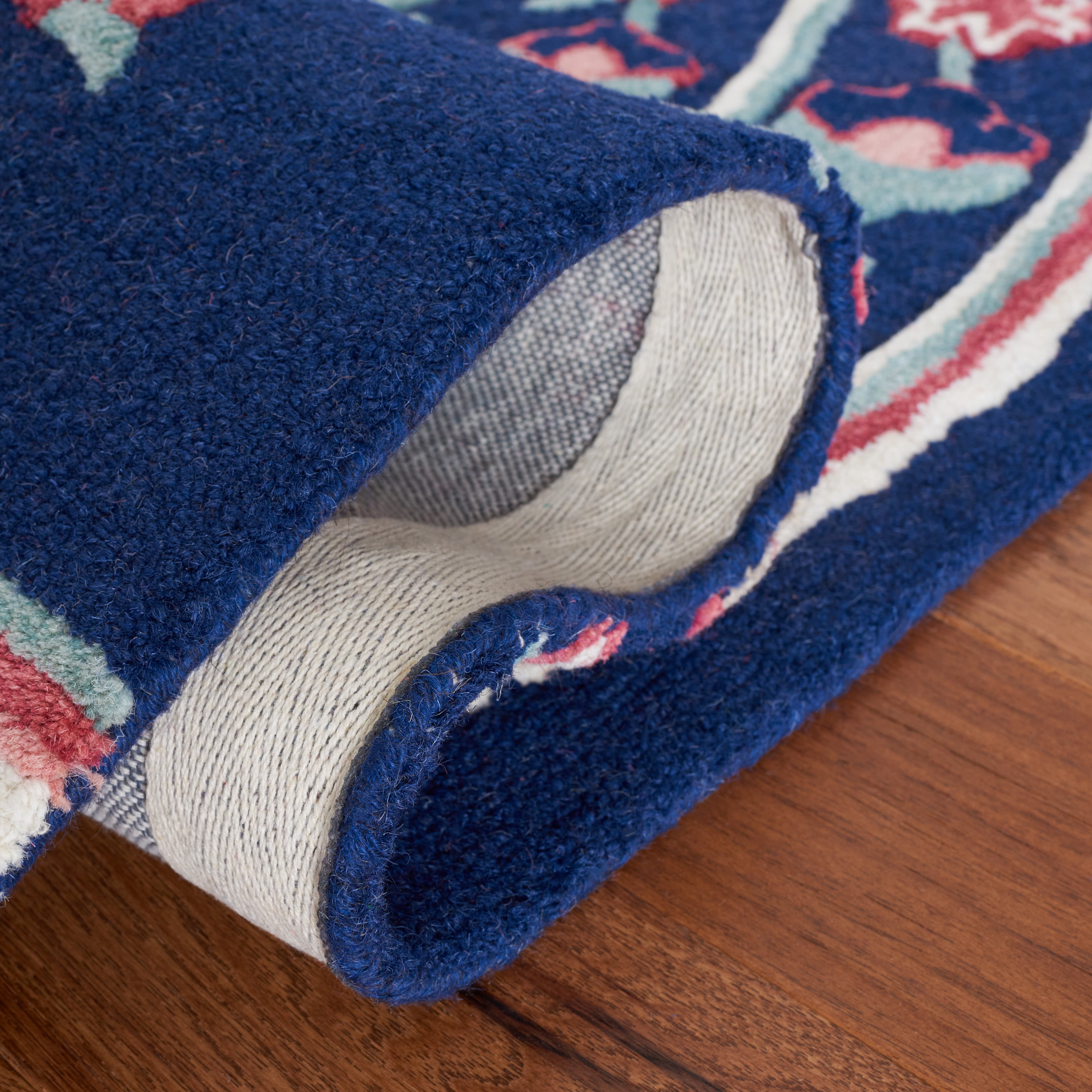 SAFAVIEH Bellagio Vanessa Floral Wool Area Rug, Navy/Ivory, 6' x 9'