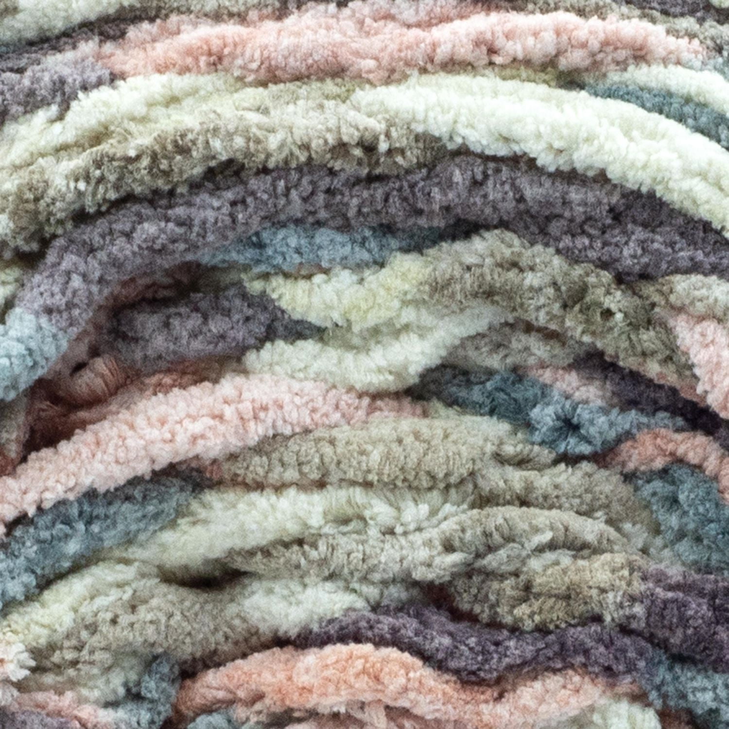 Lion Brand Cover Story™ Yarn Emery, #6 Super Bulky Yarn, 1000g/ 547m 1 Cake